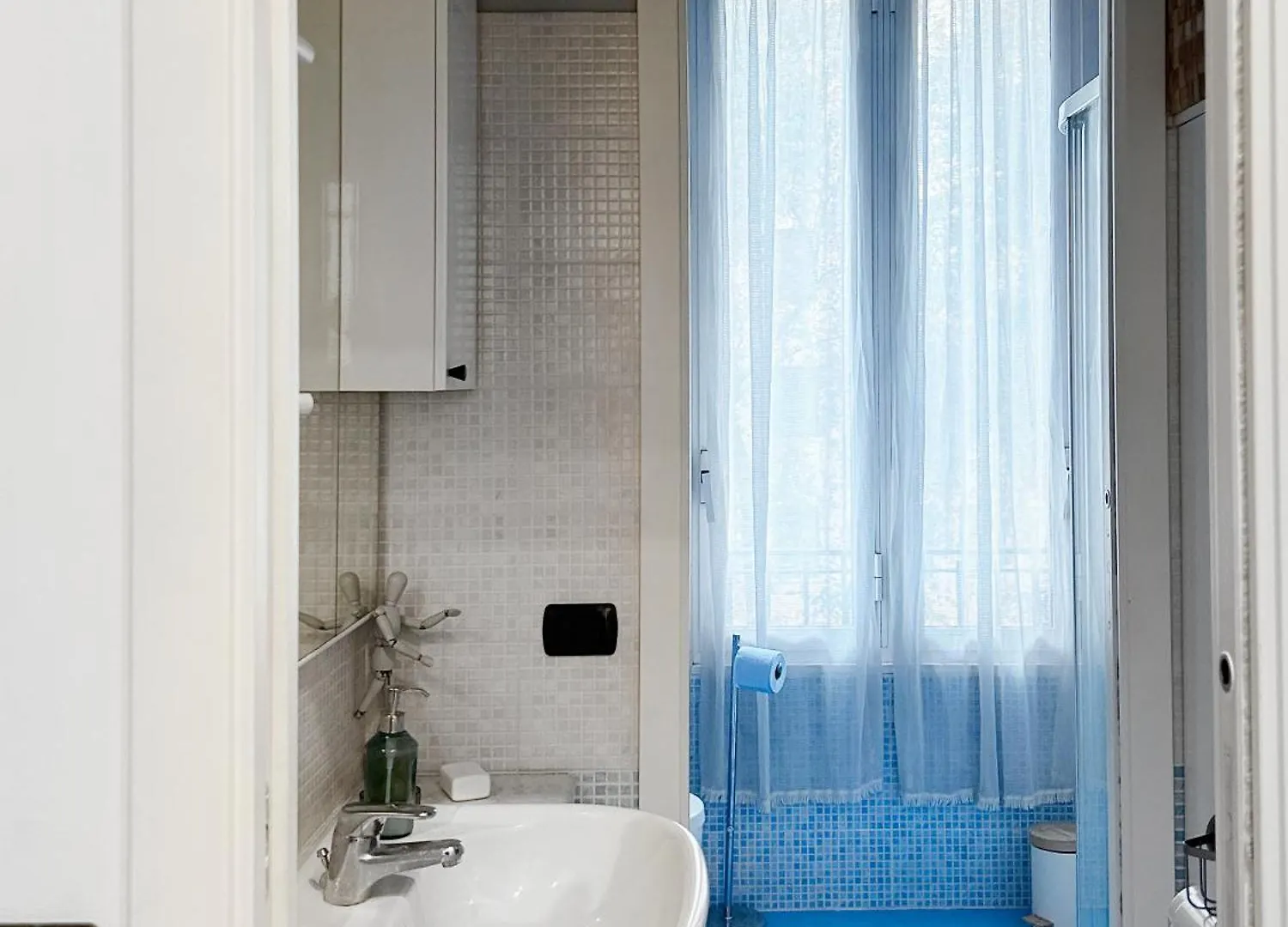A House - Cozy Apartment At Noce District Milan