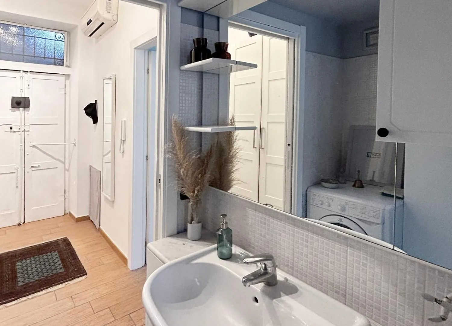 A House - Cozy Apartment At Noce District Milan 0*,